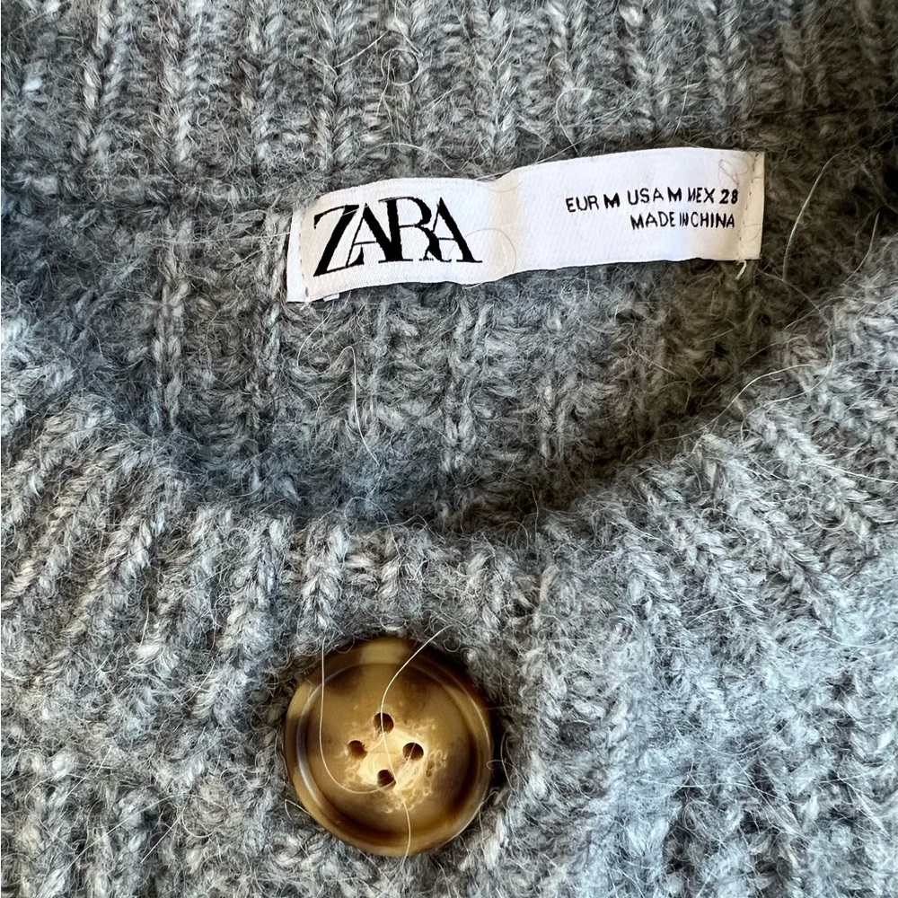 Zara Women's Gray Knit Cardigan with Button